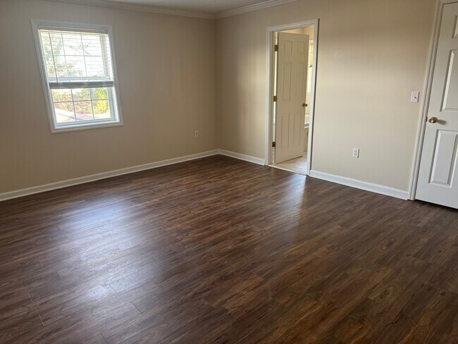 566 Green St, Duryea, PA 18642 - photo 5