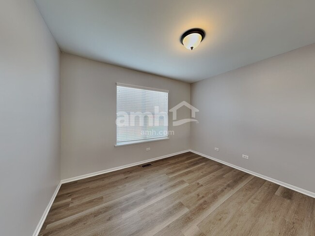 318 Whitmore Trail, McHenry, IL 60050 - photo 6