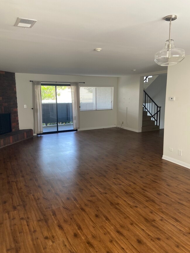 2117 Carnegie Ln unit 3, Redondo Beach, CA 90278 - photo 3