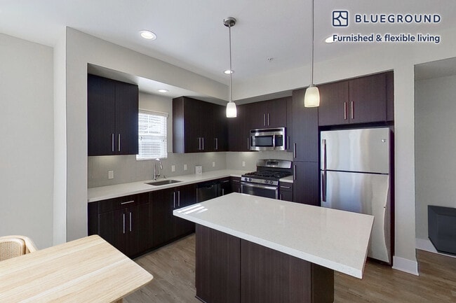 1000 Lupine unit FL2-ID10705A, Lake Forest, CA 92630 - photo 4