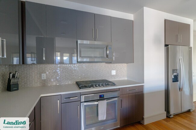 1414 Wood Hollow Dr unit 1-861, Houston, TX 77057 - photo 5