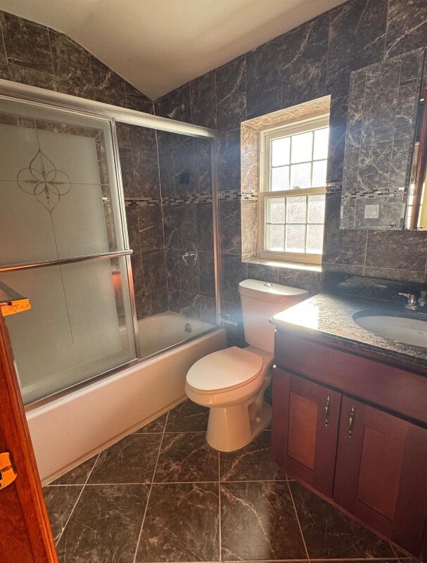 85-19-8239 239th St, Queens, NY 11426 - photo 4