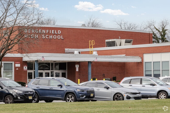 18% of students at Bergenfield High School in Bergenfield, NJ are proficient in math.