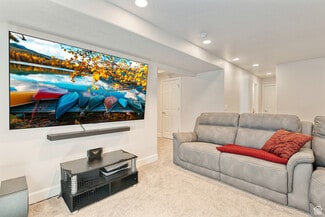 42 N Trident Maple Dr, Vineyard, UT 84059