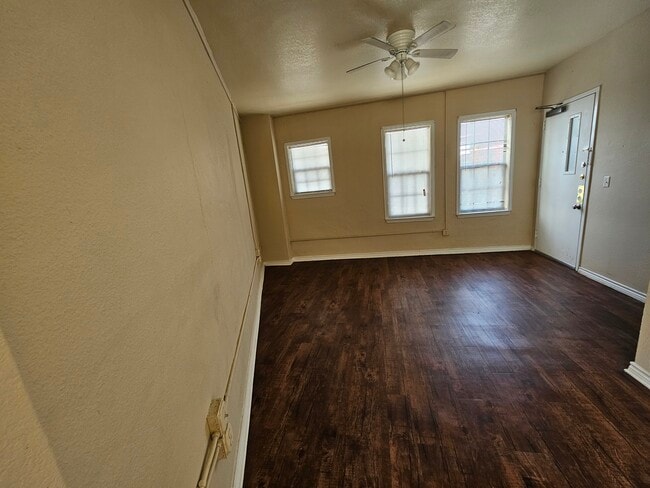 Harlandale Building, San Antonio, TX 78214 - photo 6