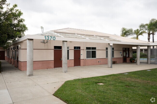 Entrance to Foothill Oak Elementary in Vista.