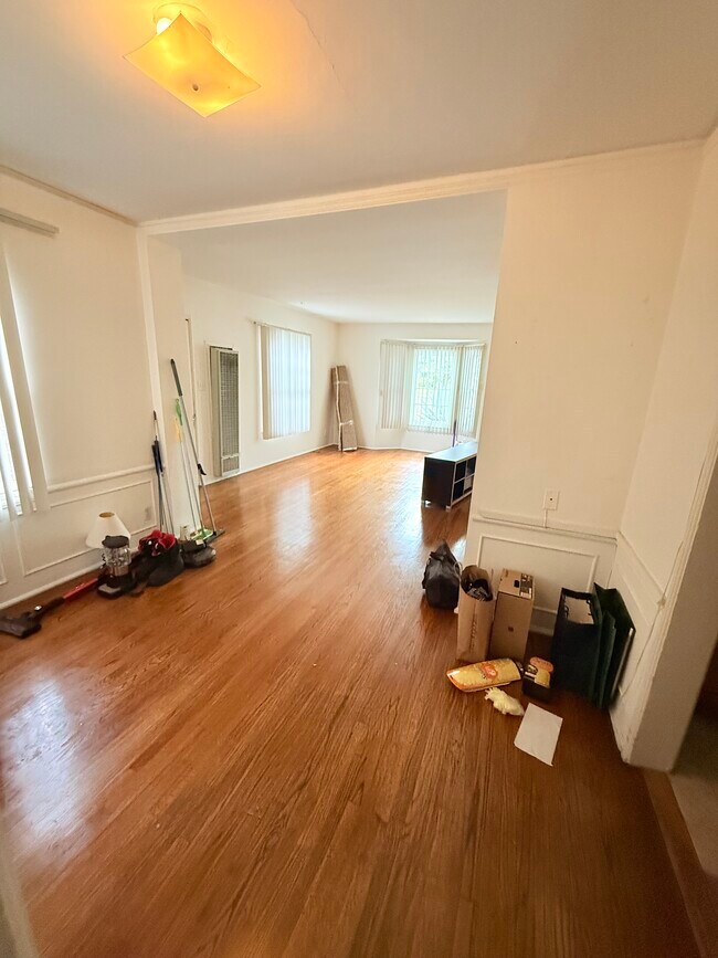 1775 Kelton Ave unit Like a Small House, Los Angeles, CA 90024 - photo 7