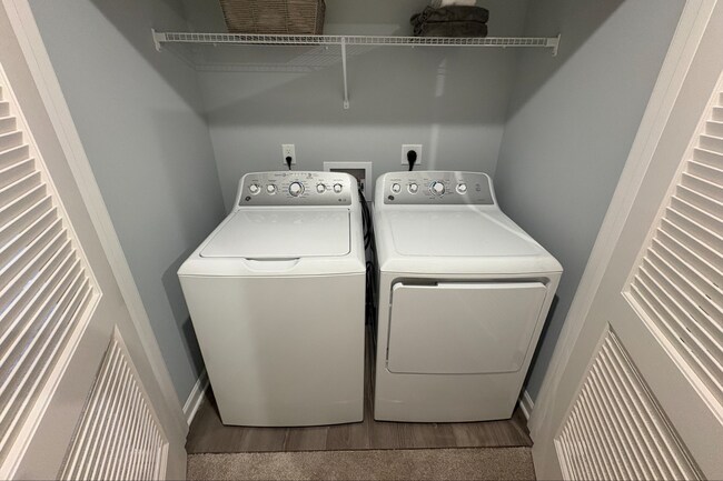 359 Rockridge Dr, Amherst, OH 44001 - photo 7