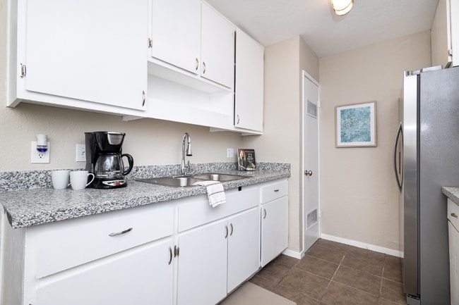 1517 Nogales St unit 1527 B, Sacramento, CA 95838 - photo 2