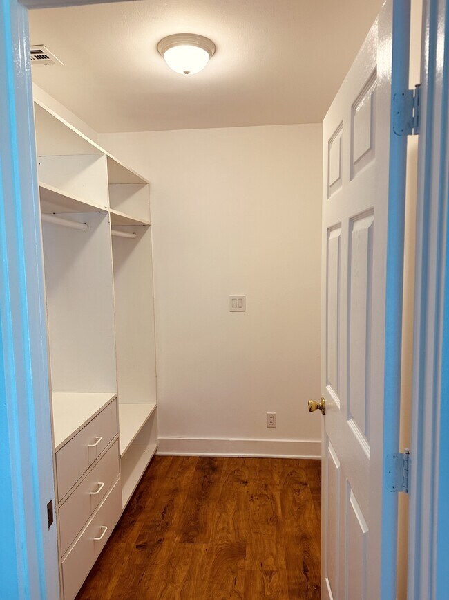 7231 Vanalden Ave unit 7231 Vanalden, Reseda, CA 91335 - photo 4