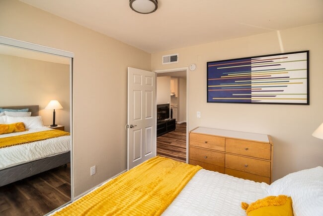 Union On Bellevue - Near The U of A, Tucson, AZ 85716 - photo 5