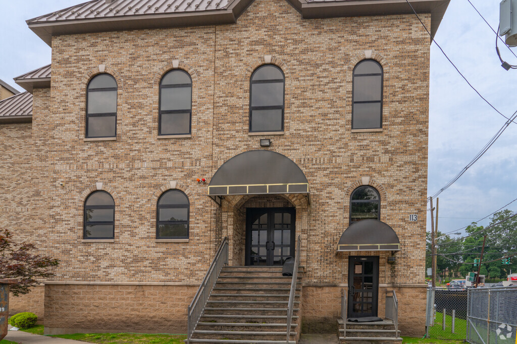Welcome to Yeshiva Degal Hatorah in Spring Valley, NY.
