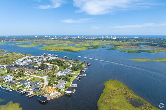 Life along the Intracoastal Waterway offers residents easy beach access in Isle of Palms.