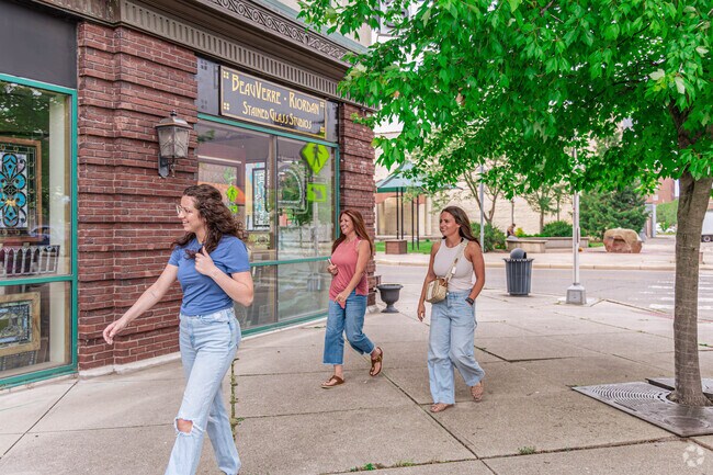 With downtown so close, Sunset–Park Place residents can enjoy an active social life without long drives.