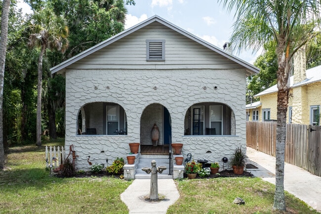 There are plenty of attractive bungalows in Southwest New Smyrna.