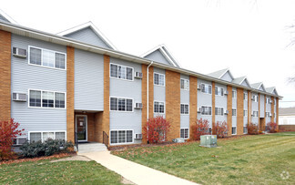 4025 Sherman St NE, Cedar Rapids, IA 52402