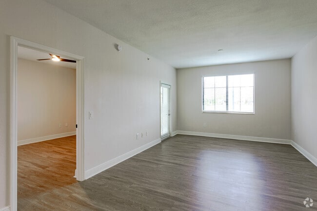 2BR, 2BA - Tupelo - Living Room