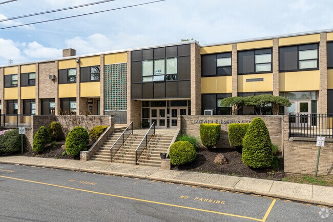 Lakeview Elementary School is an above average, public school located in Ridley Park, PA.