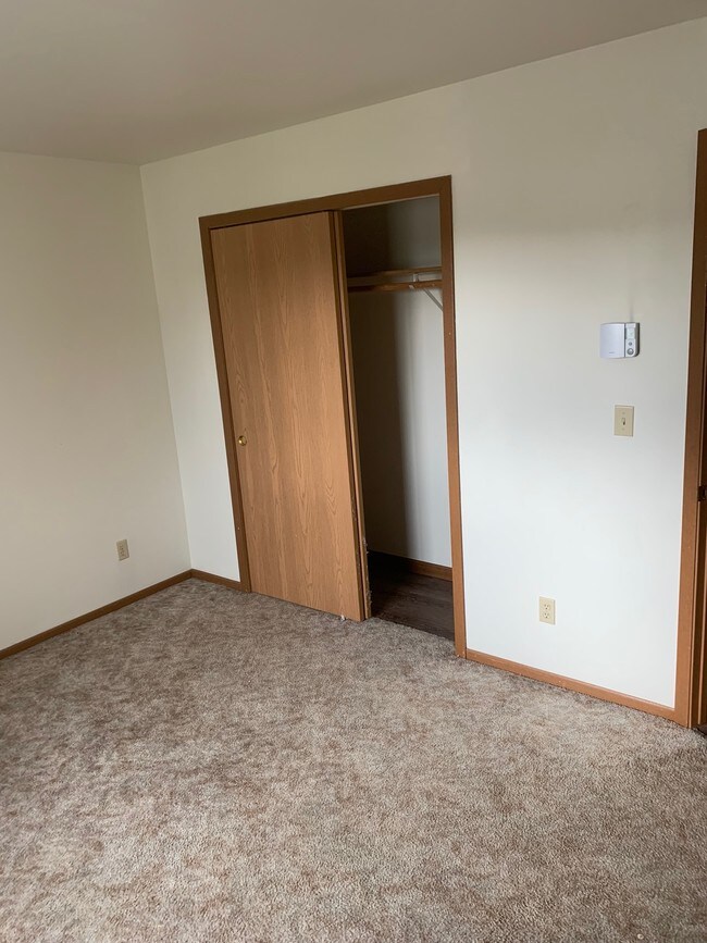 1230 Bear Pass unit 2, Mukwonago, WI 53149 - photo 6