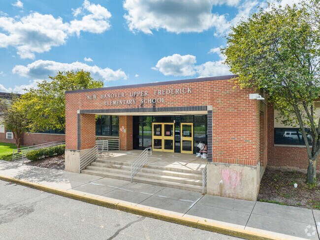 New Hanover Elementary School receives an overall B grade on Niche.