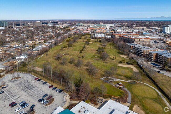 Weber Park Golf Course is a great place to practice your golf game in Barcelona.