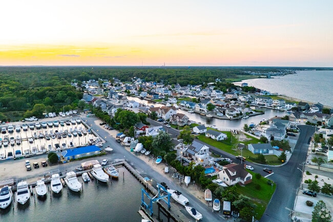 Waterfront houses and boat docks are the run of the mill in Ocean.