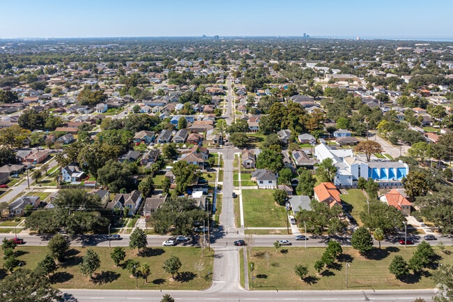 Dillard is a primarily residential neighborhood.