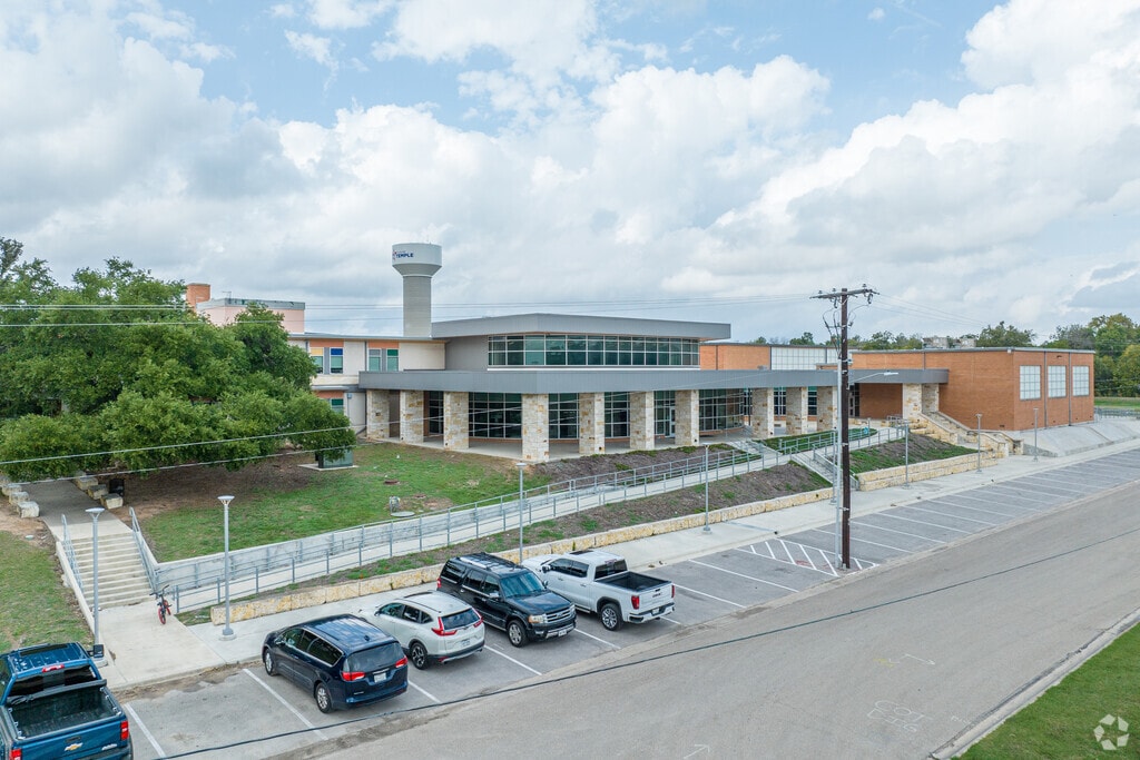 Travis Science Academy received a B from Niche.