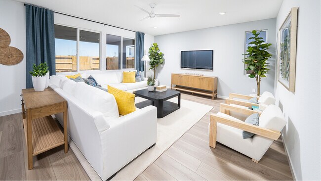 10502 Tamburlane Dr, Elk Grove, CA 95757 - photo 4