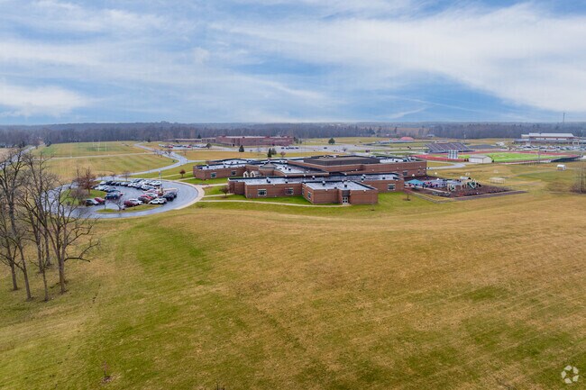 Little Turtle Elementary School receives an overall Niche grade of C+.