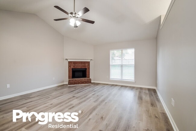 10712 Oak Cir N, Olive Branch, MS 38654 - photo 4