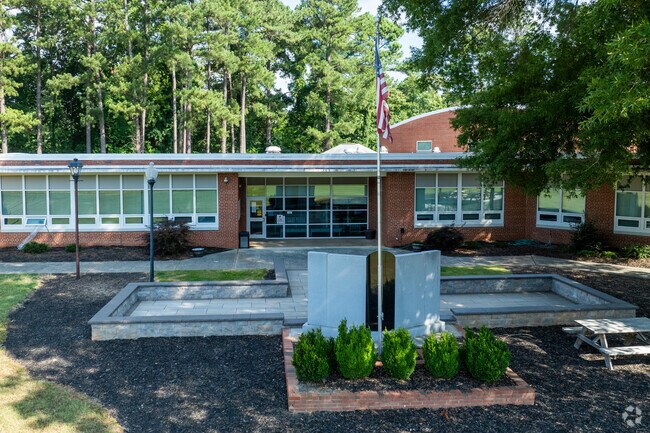 Lincoln Center is located in Chapel Hill, NC and serves Chapel Hill, Carrboro NC neighborhoods.
