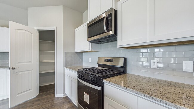 3106 Ravenwood St unit 36198685, Lake Charles, LA 70607 - photo 7