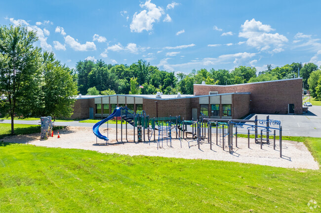 FortRiverElementary_Playground