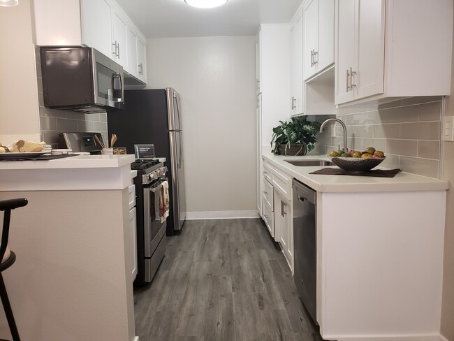 Studio Parc North, Studio City, CA 91604 - photo 3