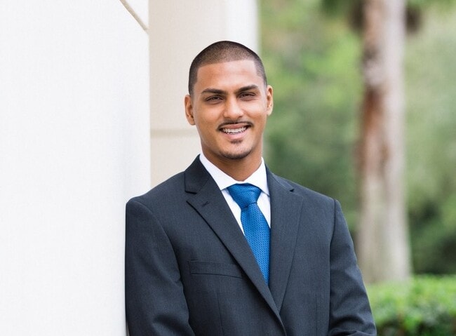 Agent Photo