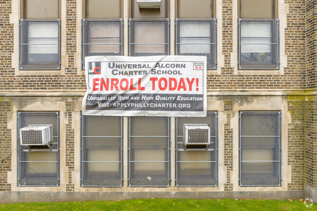 The student teacher ratio of Universal Alcorn Charter School is 15 to 1.