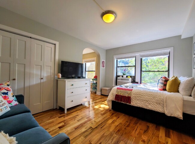 555 W Arlington Place unit 512, Chicago, IL 60614 - photo 3