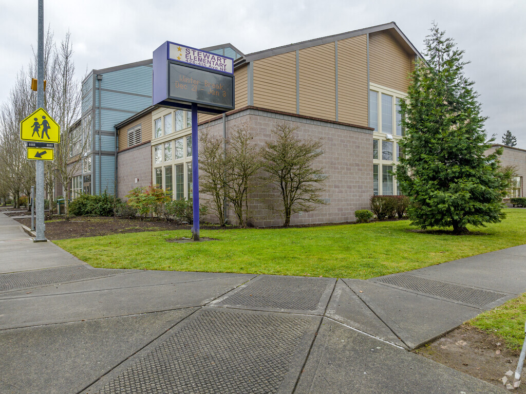 Stewart Elementary School is conveniently located for parents.