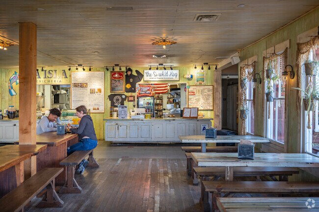 Get down to Vail Ranch near Morgan Hill to enjoy some traditional barbeque at The Smok'd Hog.