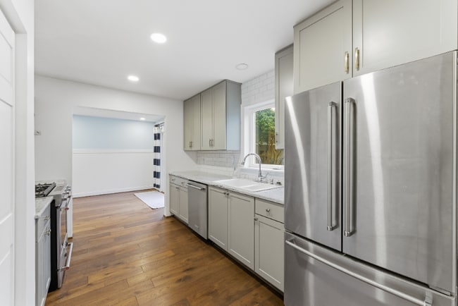 210 73rd St, Virginia Beach, VA 23451 - photo 3