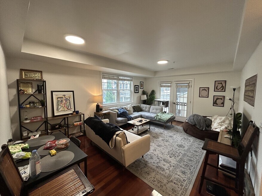 43 Pitman St unit 201, Somerville, MA 02143 - photo 1