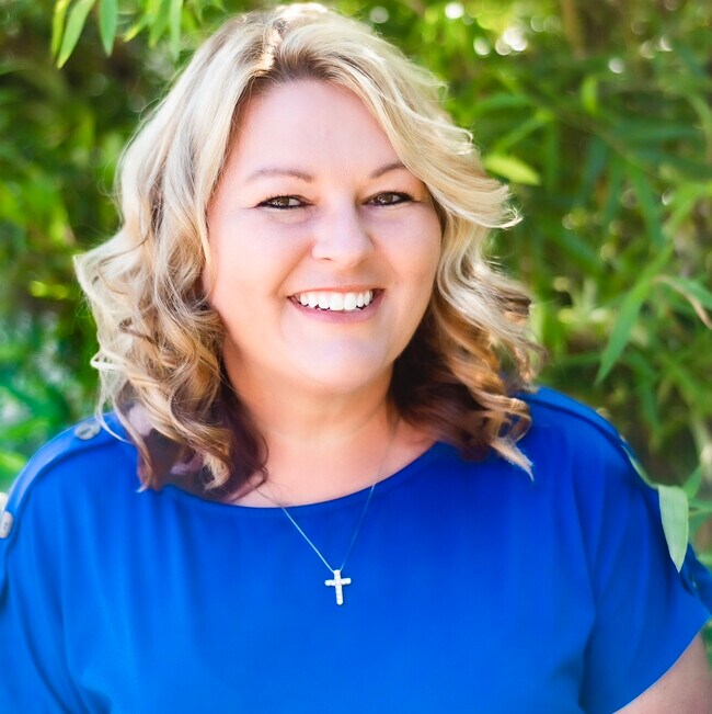 STEPHANIE BLOODWORTH