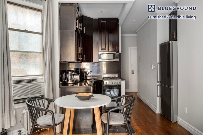 250 Mott St unit FL3-ID1229, New York, NY 10012 - photo 5
