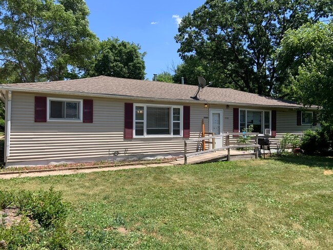 29819 Meadow Dr unit 29819 Meadow Dr, Burlington, WI 53105 - photo 2