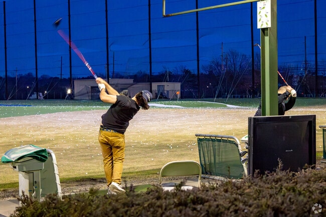 Heartland Golf is a driving range in Deer Park.