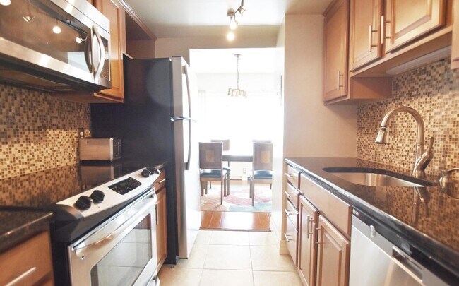 Tower Plaza unit 13C, Ann Arbor, MI 48104 - photo 4