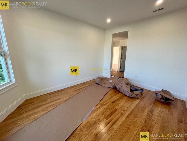 234 Calumet St unit 3, Boston, MA 02120 - photo 5