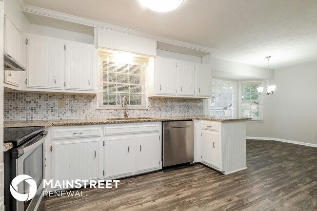 5498 Aucilla Creek Ln, Stone Mountain, GA 30087 - photo 6