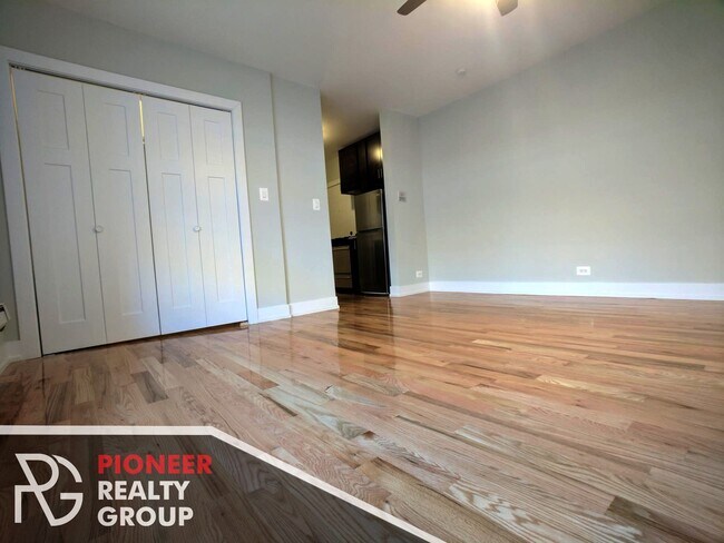 813 W Cornelia Ave unit 819-309, Chicago, IL 60657 - photo 4